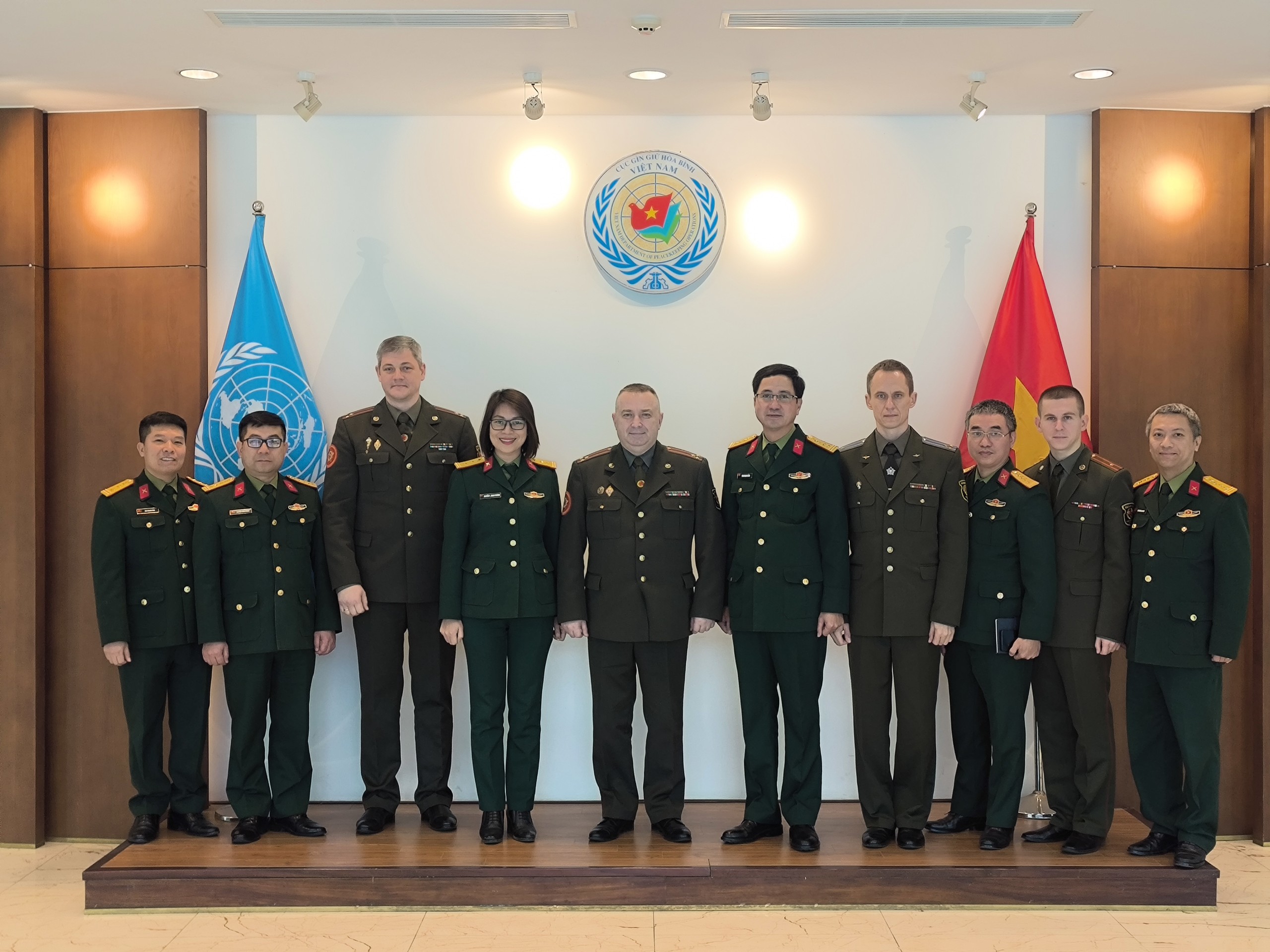 /UploadStore/admin/231220 Doan cong tac BQP Belarus tham C22/003.jpg